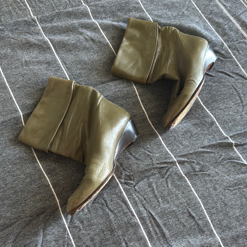 Vintage Olive Green Leather Ankle Boots